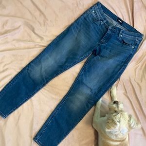 HUDSON Dark wash stretch. Crusts super SKINNY CROP